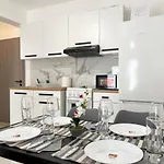 Διαμέρισμα Albert's Marina 15 *