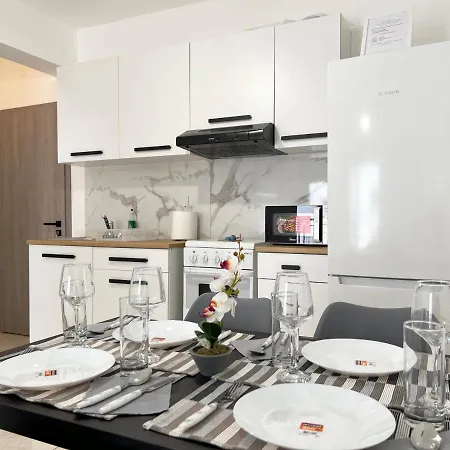 Apartman Albert's Marina 15 *